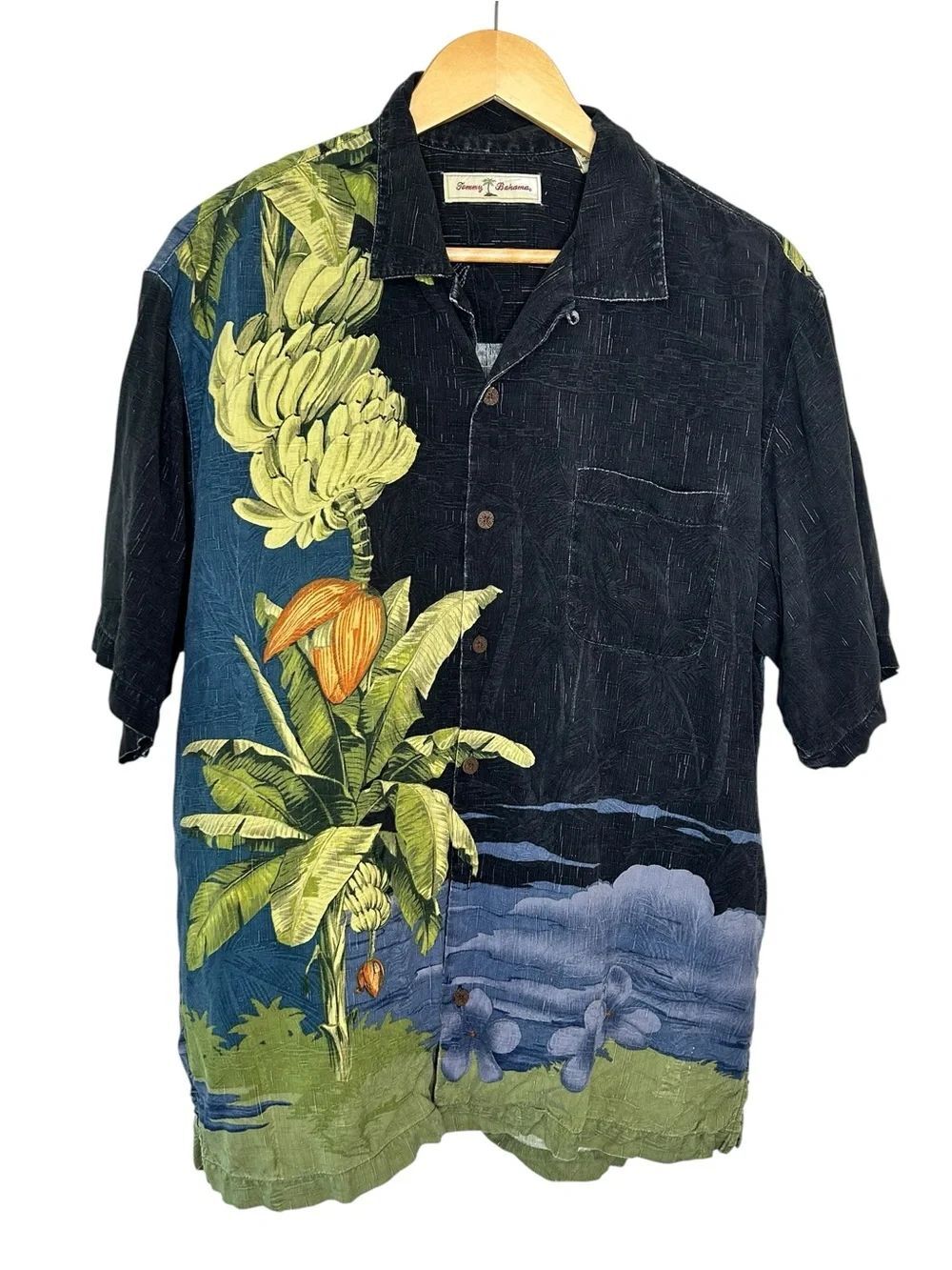Tommy Bahama 100% silk Men’s Tropical banana ShortSleeve Shirt size medium